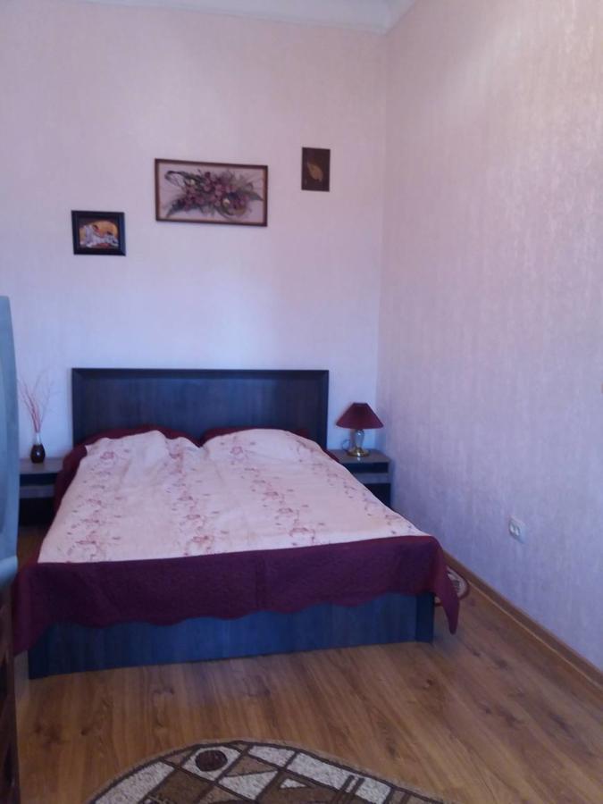Apartment On Zarvanskaya In Old Town Kamianets-Podilskyi Exterior photo