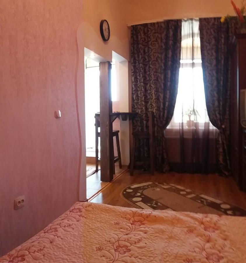 Apartment On Zarvanskaya In Old Town Kamianets-Podilskyi Exterior photo